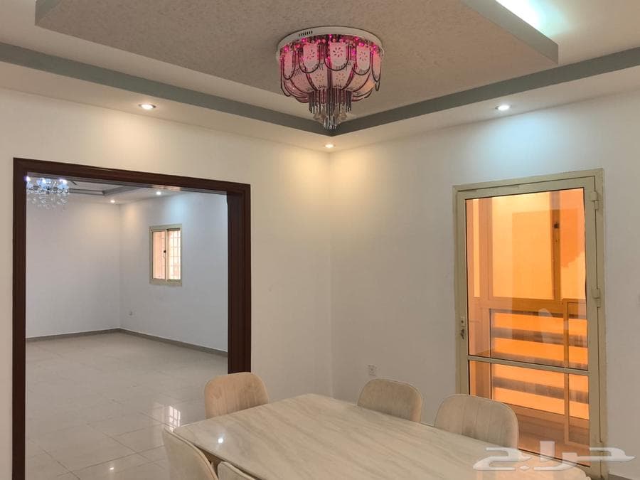 شقة 6 غرف في المروة 4