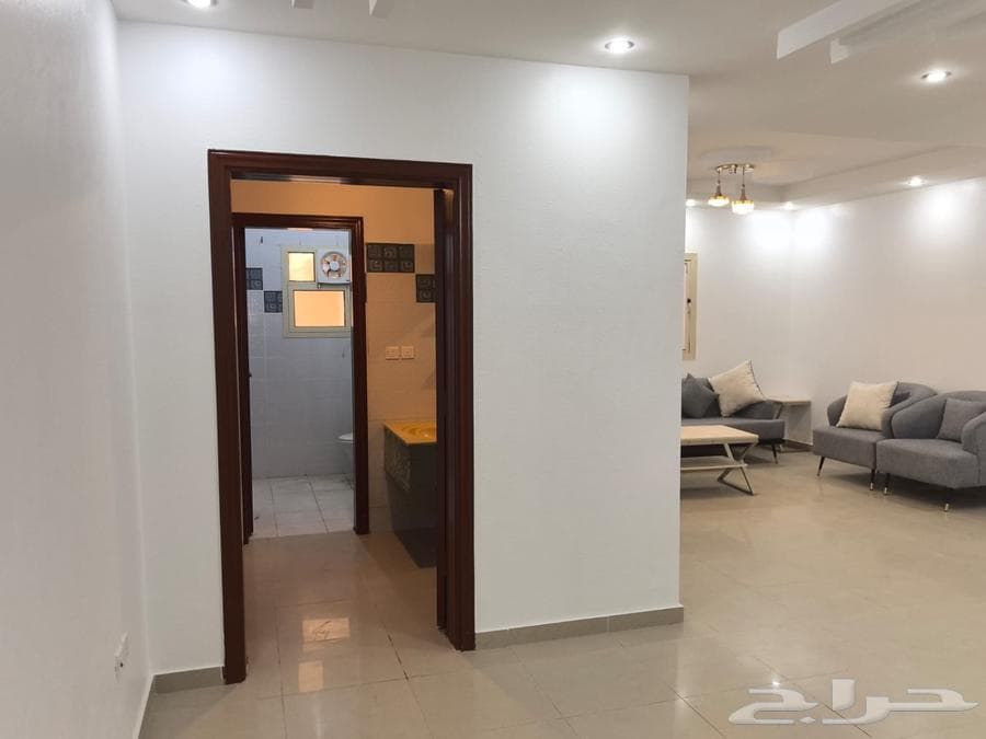 شقة 6 غرف في المروة 8