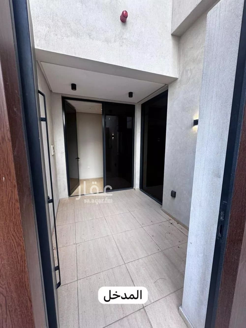 فيلا 3 غرف في العارض 20