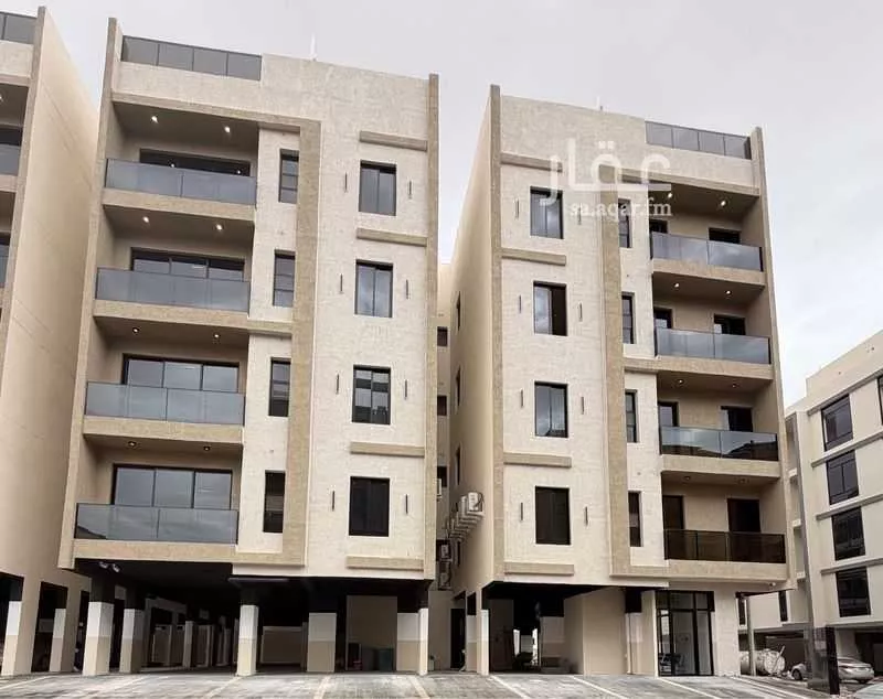 شقة 5 غرف في المنتزة 1