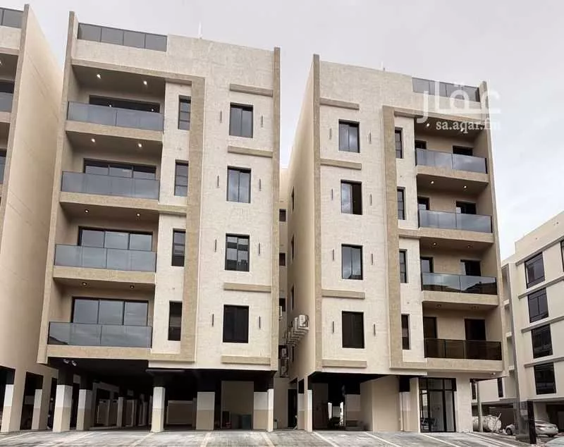 شقة 5 غرف في المنتزة 1