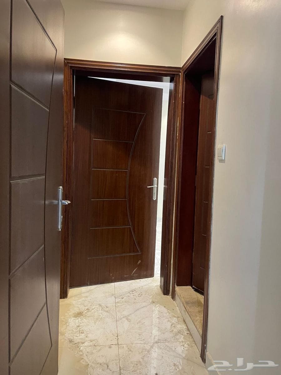 شقة 6 غرف في الروابي 3