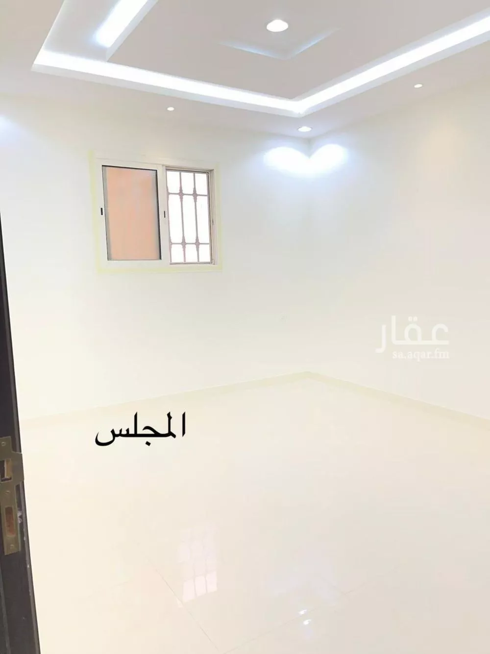 3 bedroom floor in Dhahrat Laban 7