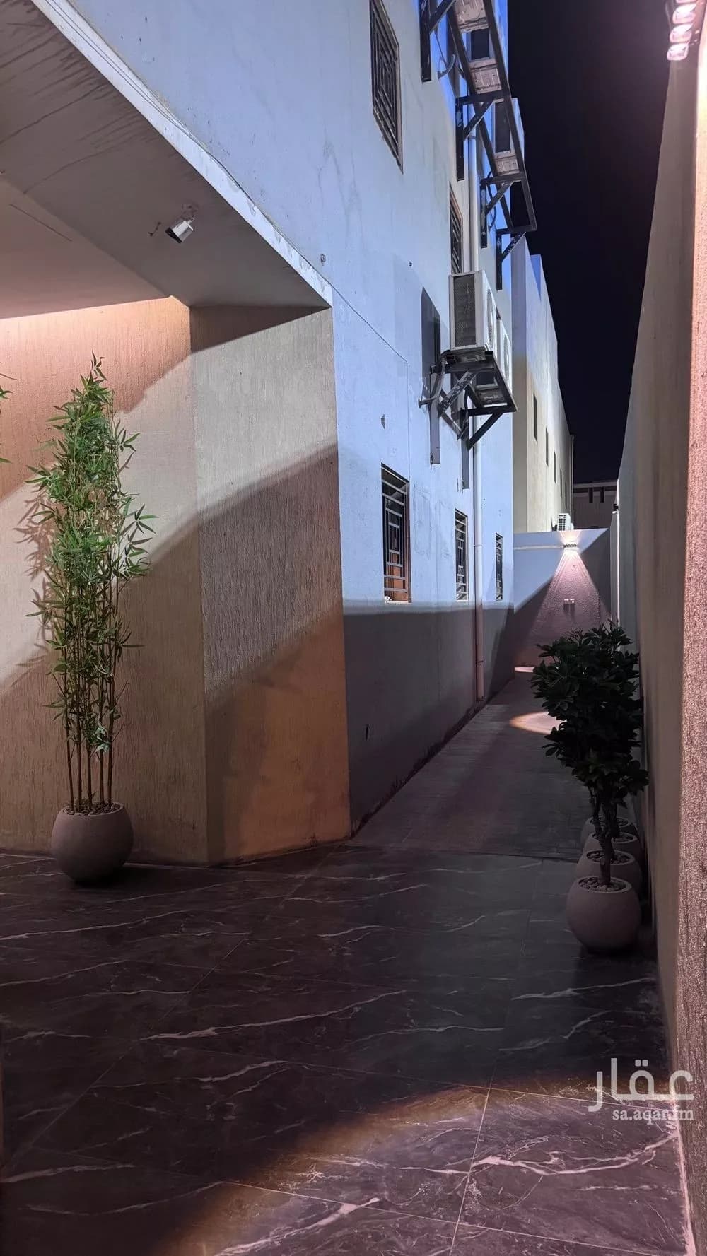 شقة 2 غرف في العقيق 5