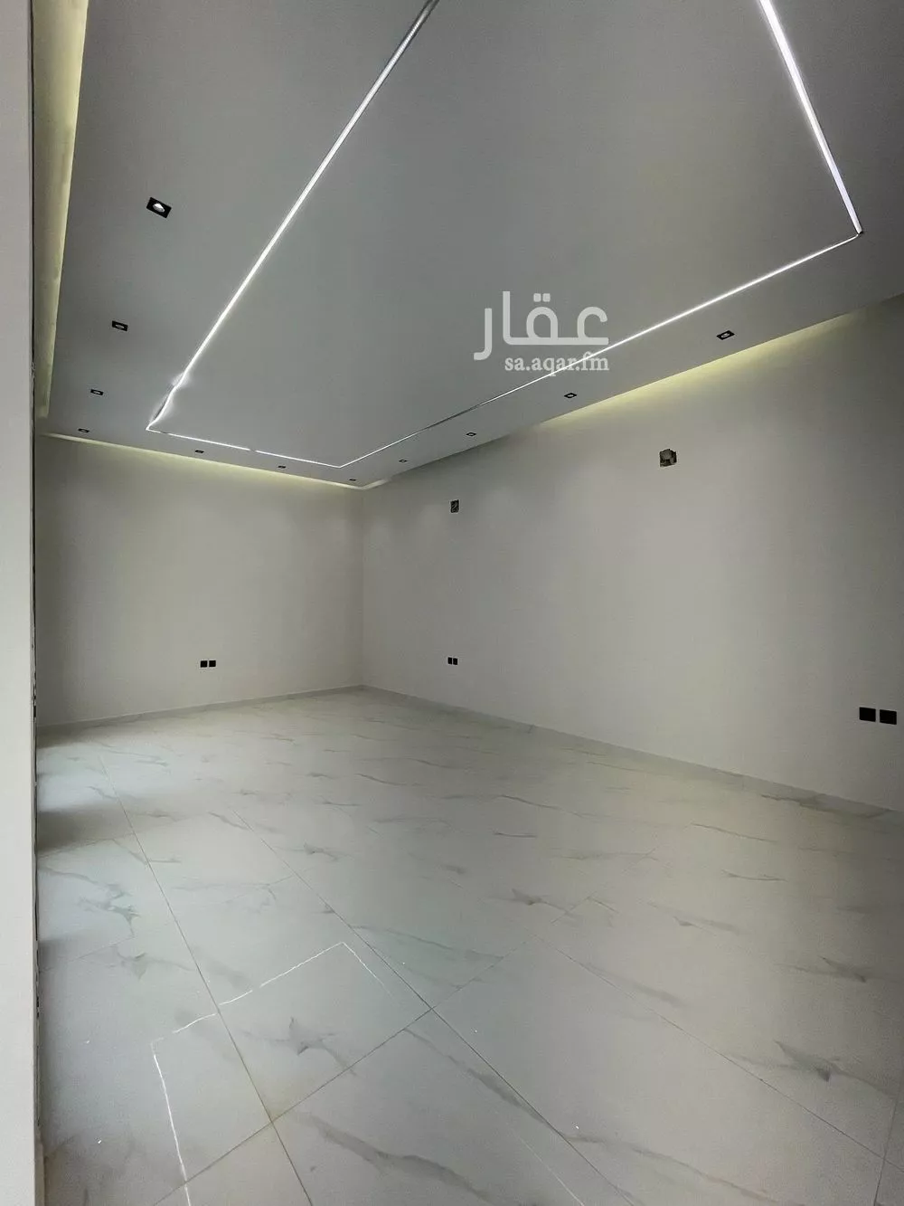 3 bedroom floor in Al Janadriyah 6