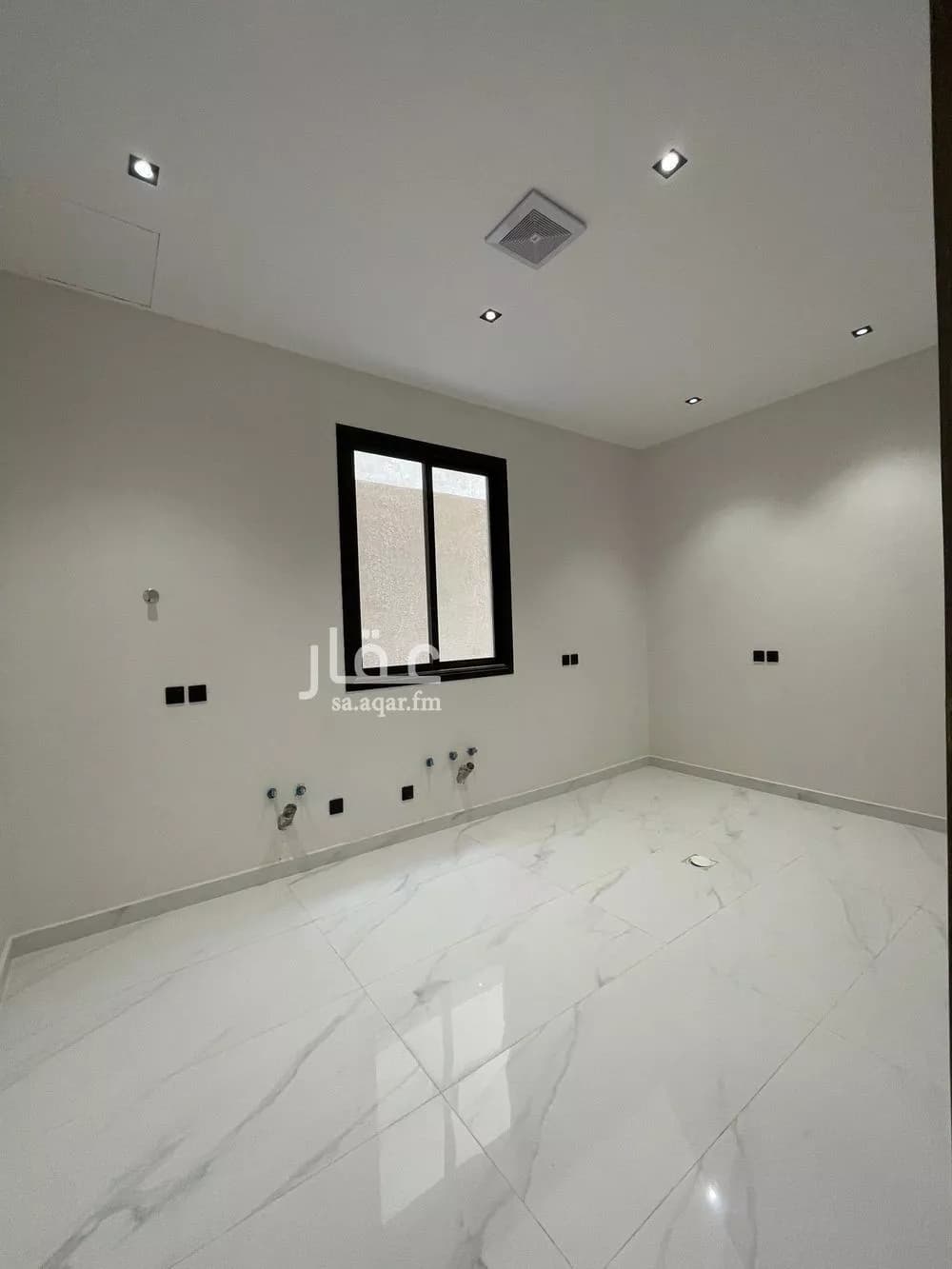 3 bedroom floor in Al Janadriyah 8