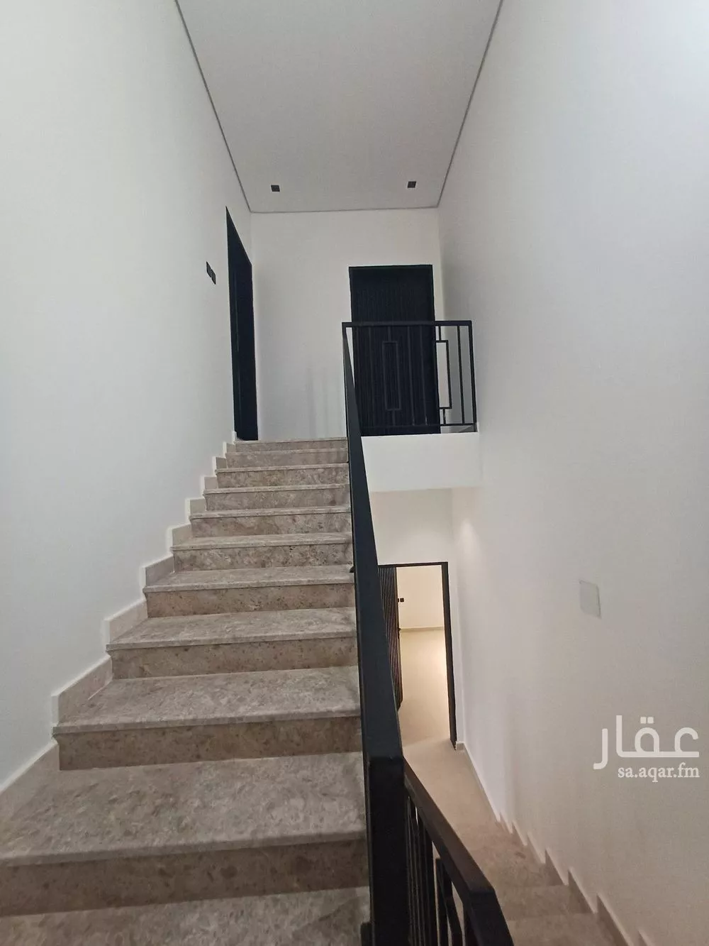 3 bedroom floor in Al Hazm 19