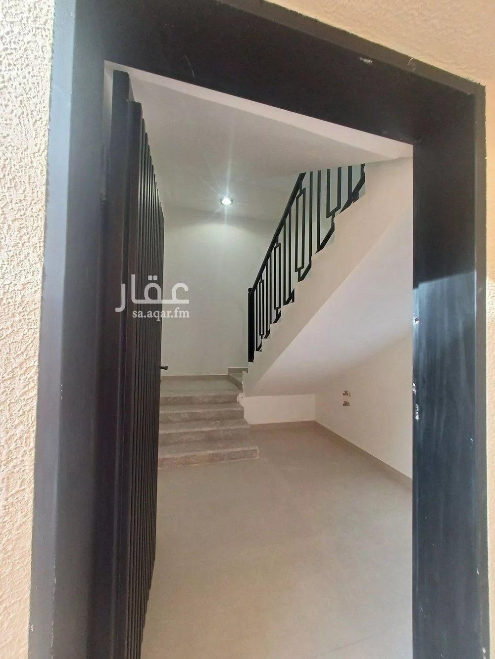3 bedroom floor in Al Hazm 4