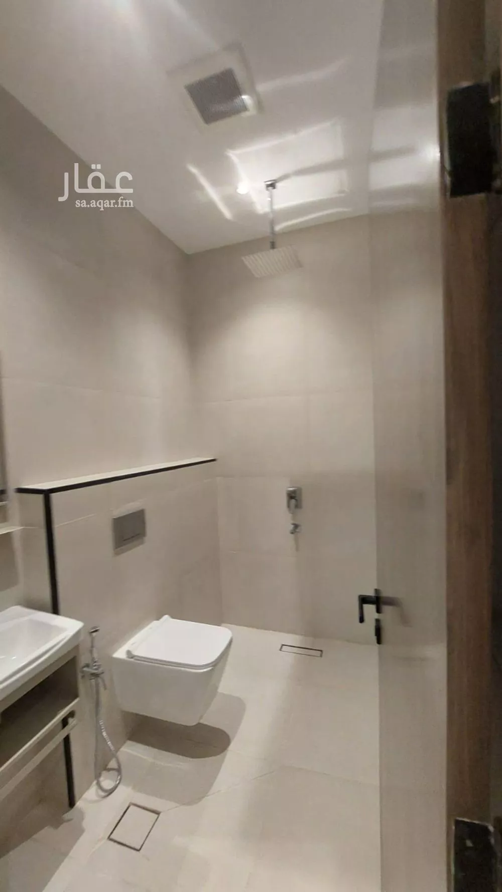 3 bedroom floor in As Suwaidi 7