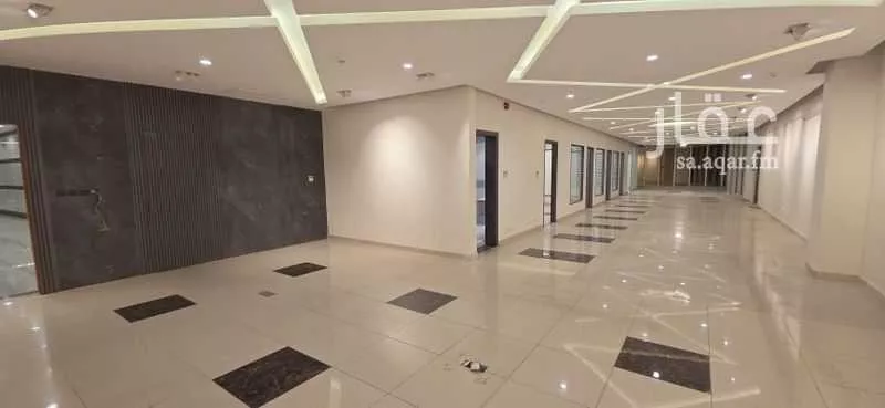 1040 sqm office in Al Mutamarat 3