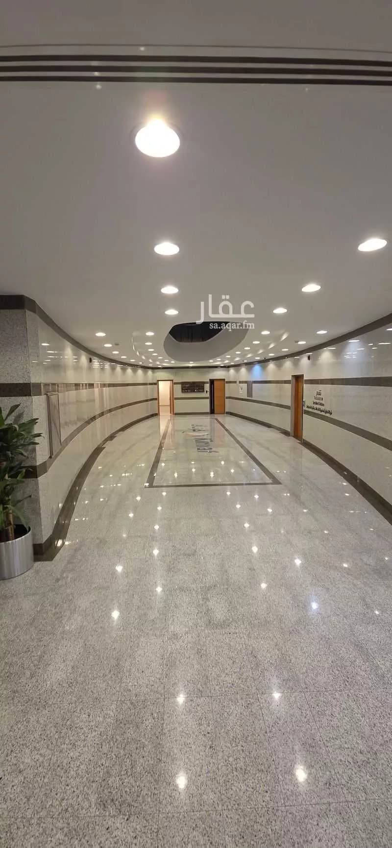 1040 sqm office in Al Mutamarat 5