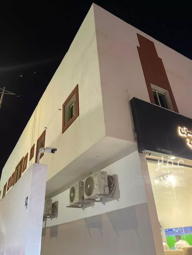 مكتب 1800 م² في العارض 5