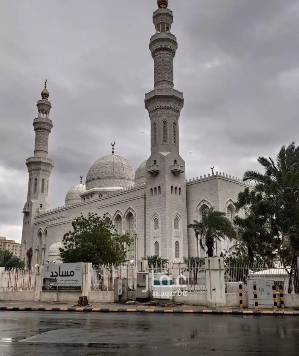 شقة 3 غرف في العزيزية 6