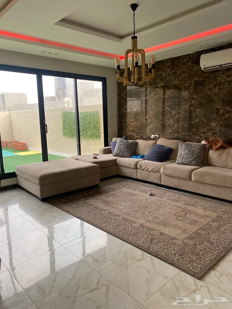 فيلا 4 غرف في النرجس 5