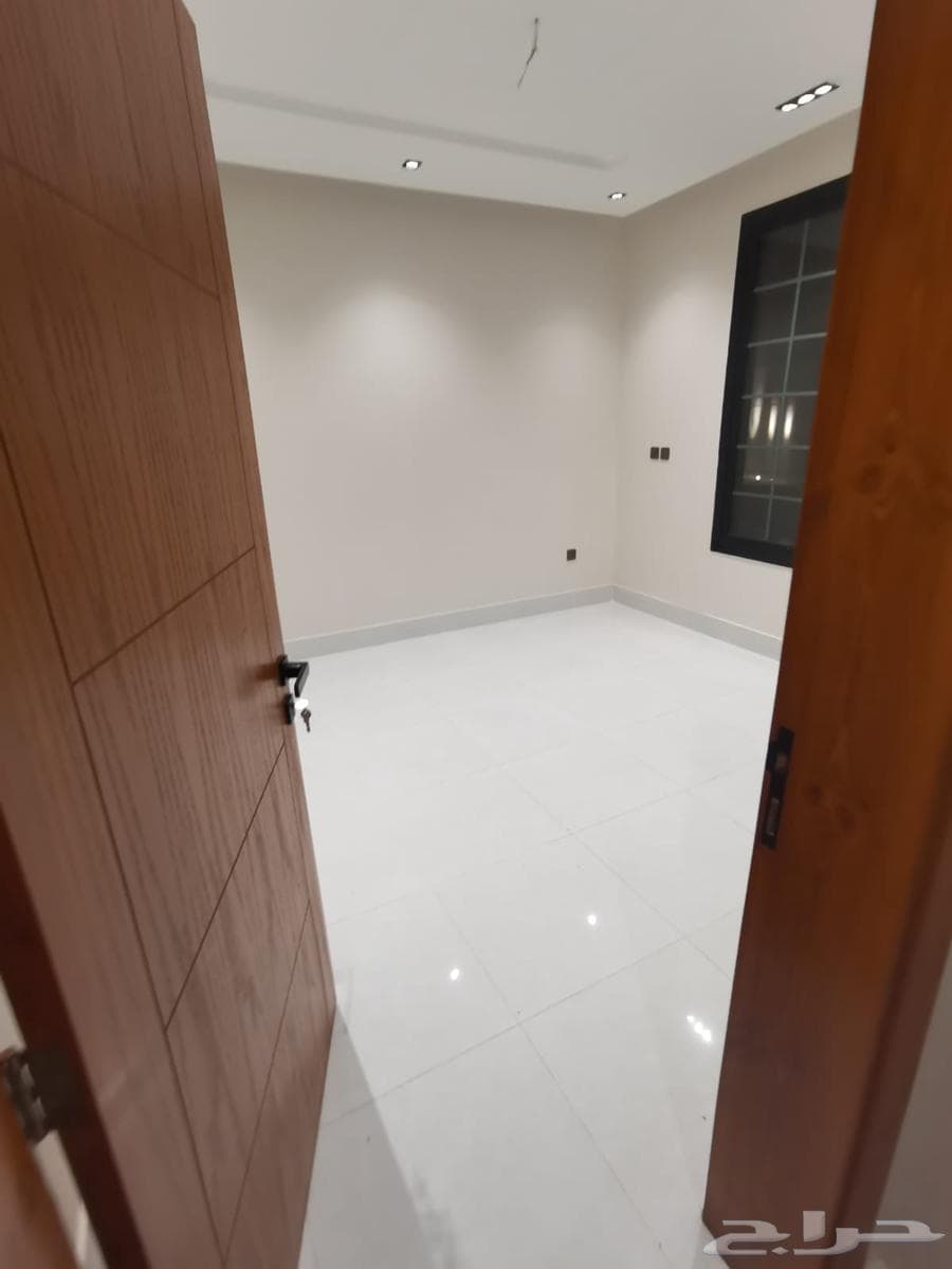 شقة 3 غرف في الروضة 11