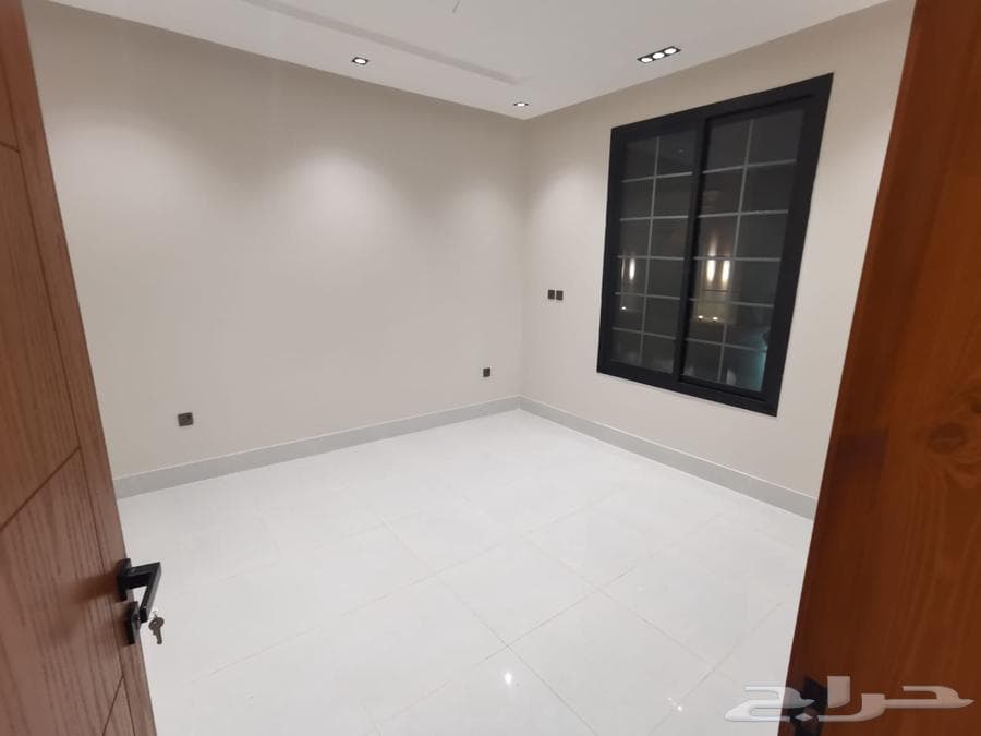 شقة 3 غرف في الروضة 13