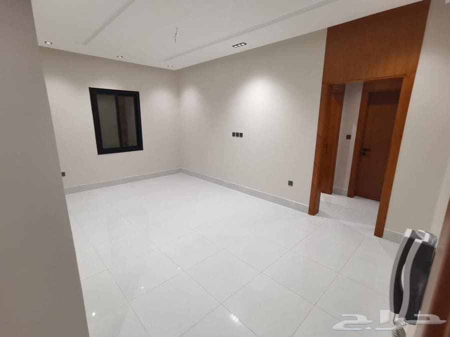 شقة 3 غرف في الروضة 16