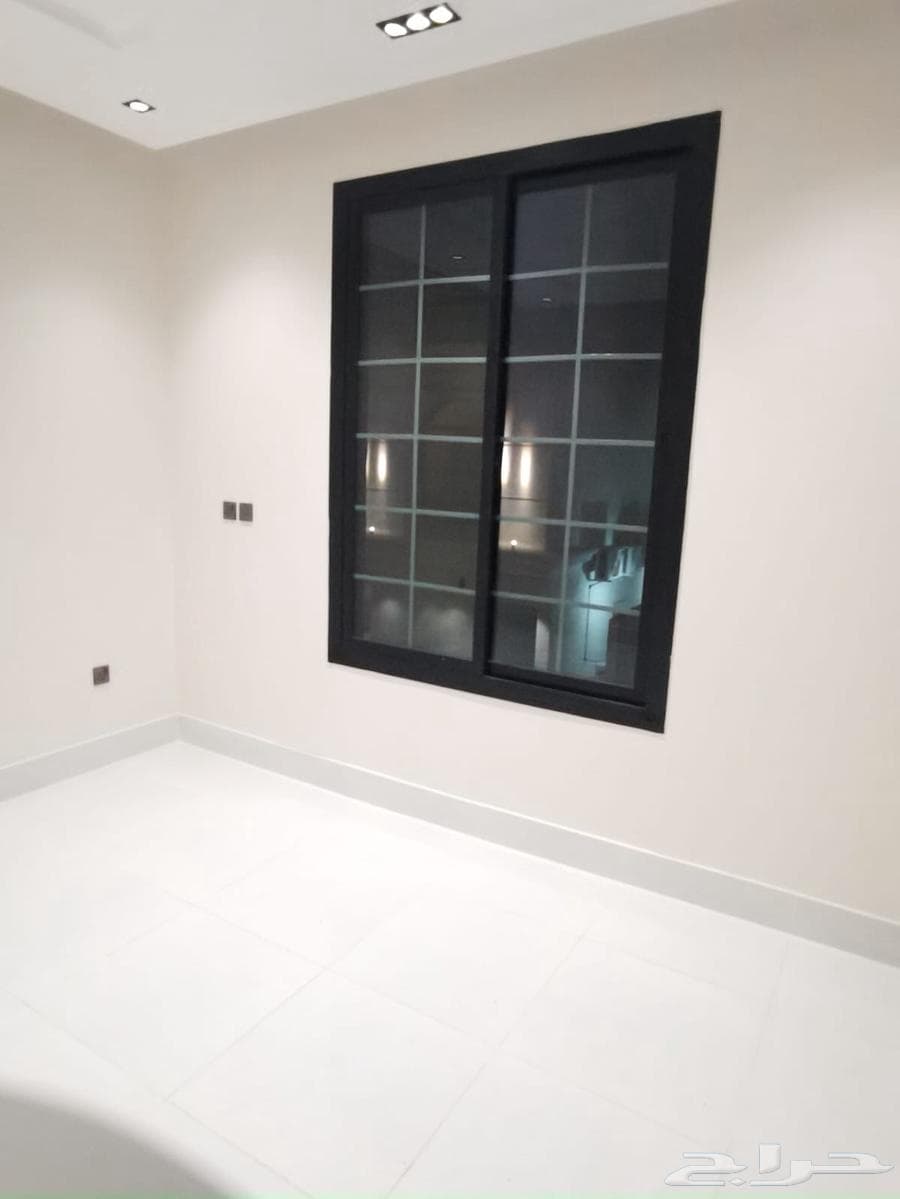 شقة 3 غرف في الروضة 3