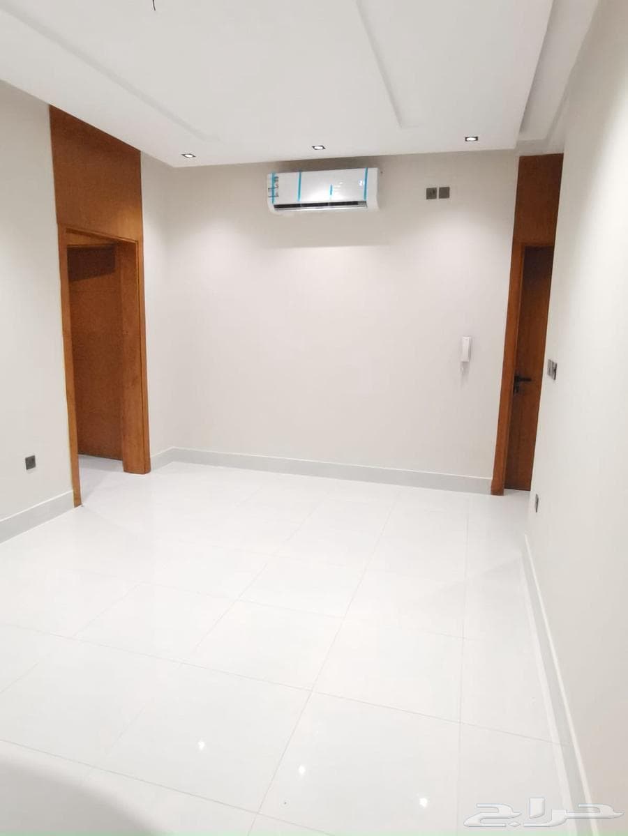 شقة 3 غرف في الروضة 5