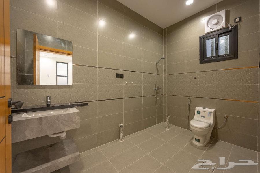 فيلا 6 غرف في الصفوة 13