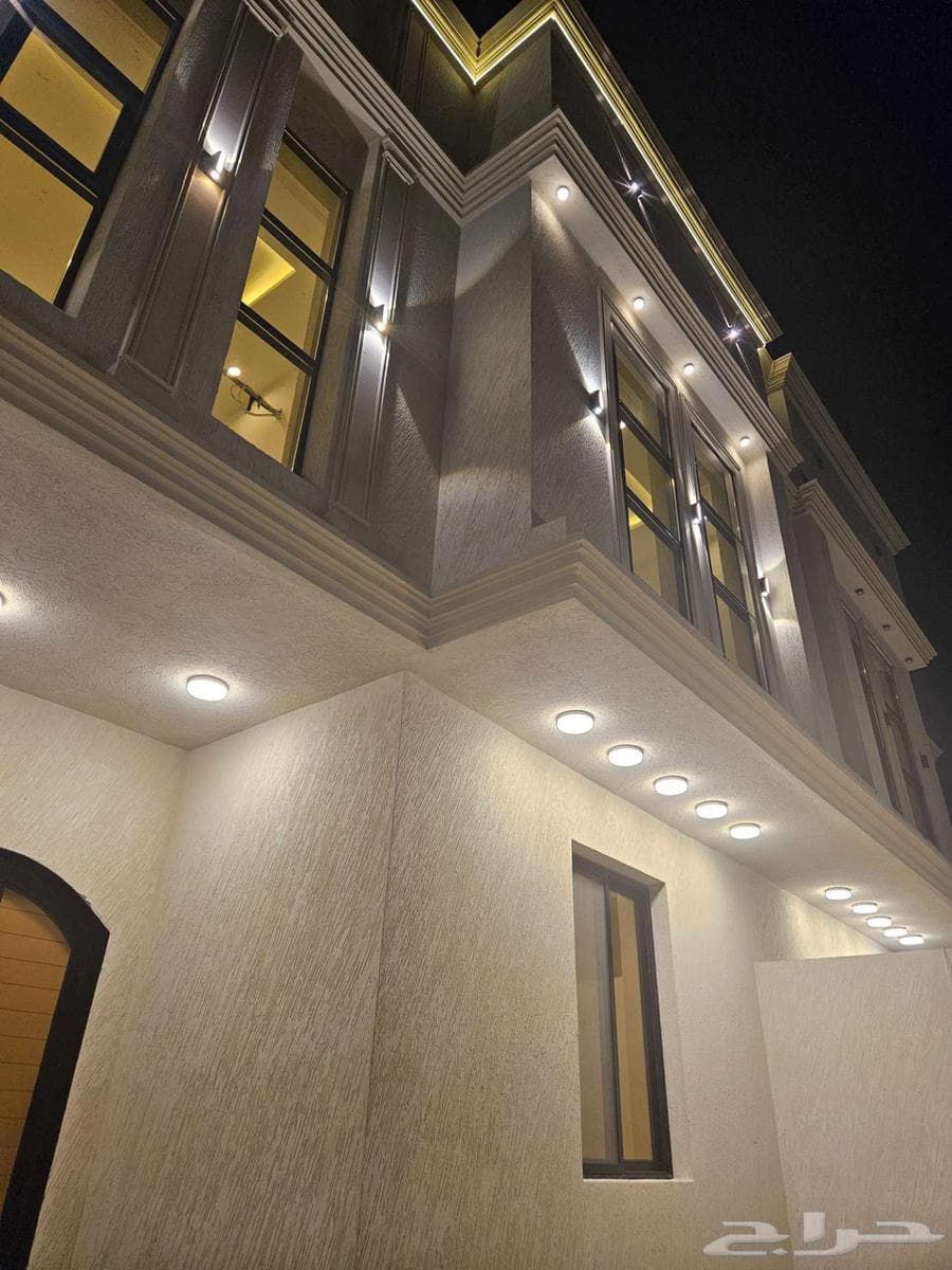 فيلا 6 غرف في الصفوة 3