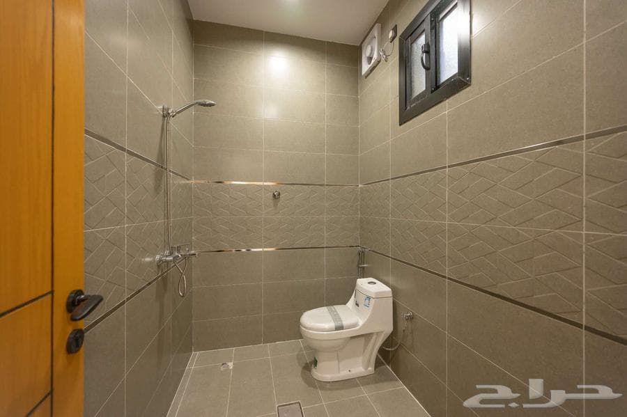 فيلا 6 غرف في الصفوة 22