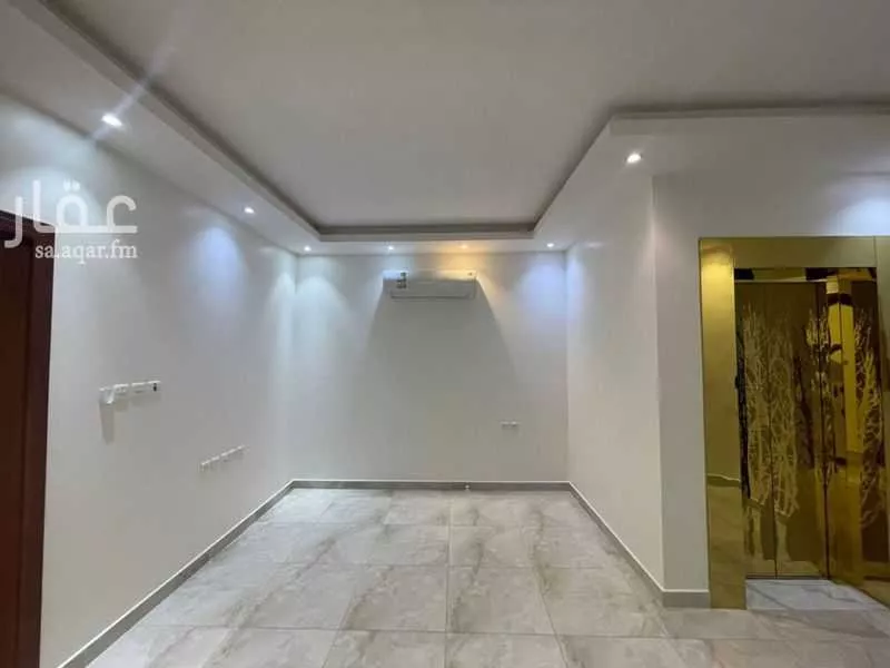 فيلا 4 غرف في الملقا 4