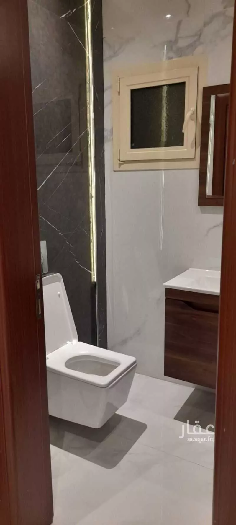 فيلا 4 غرف في النخيل 5