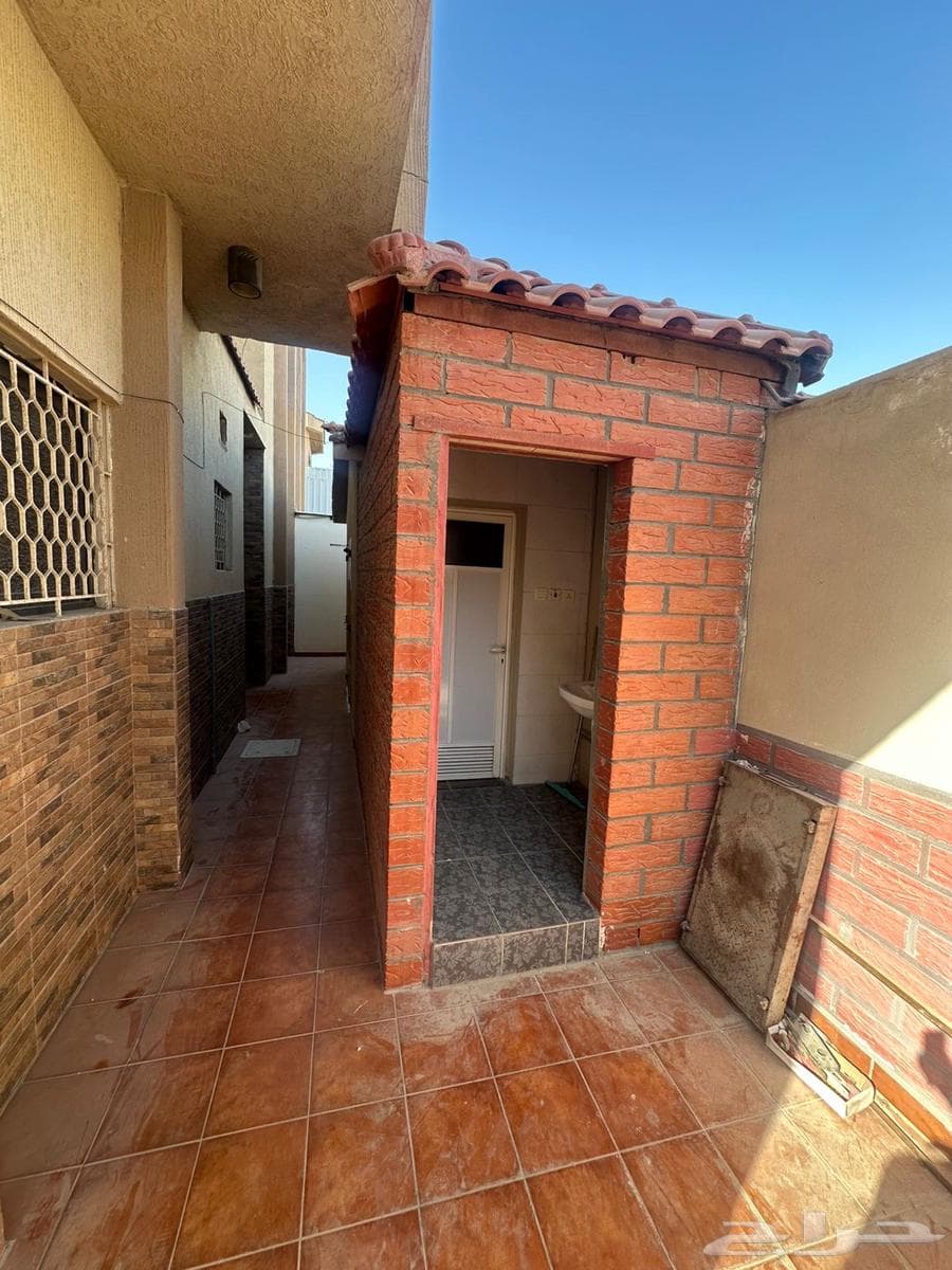 4 bedroom villa in Uhud 5