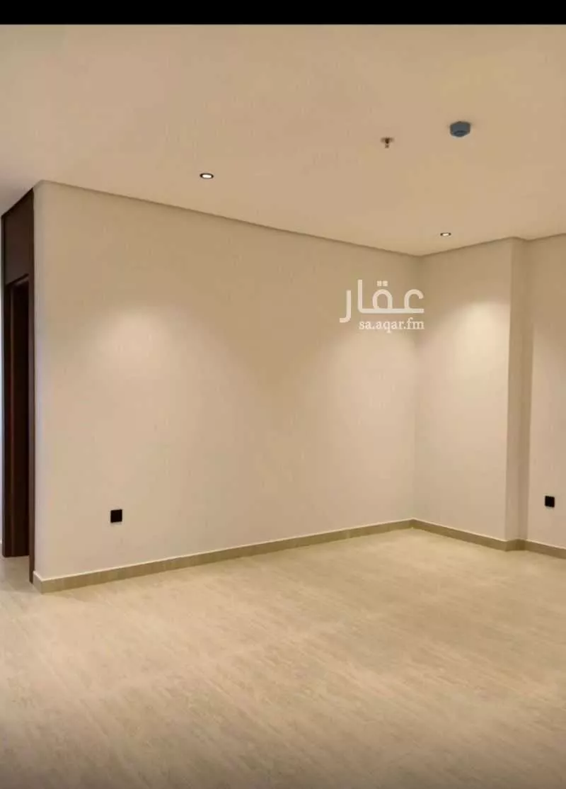 شقة 3 غرف في الخور 16