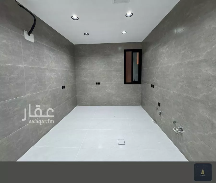 عمارة 535 م² في الملك فهد 8