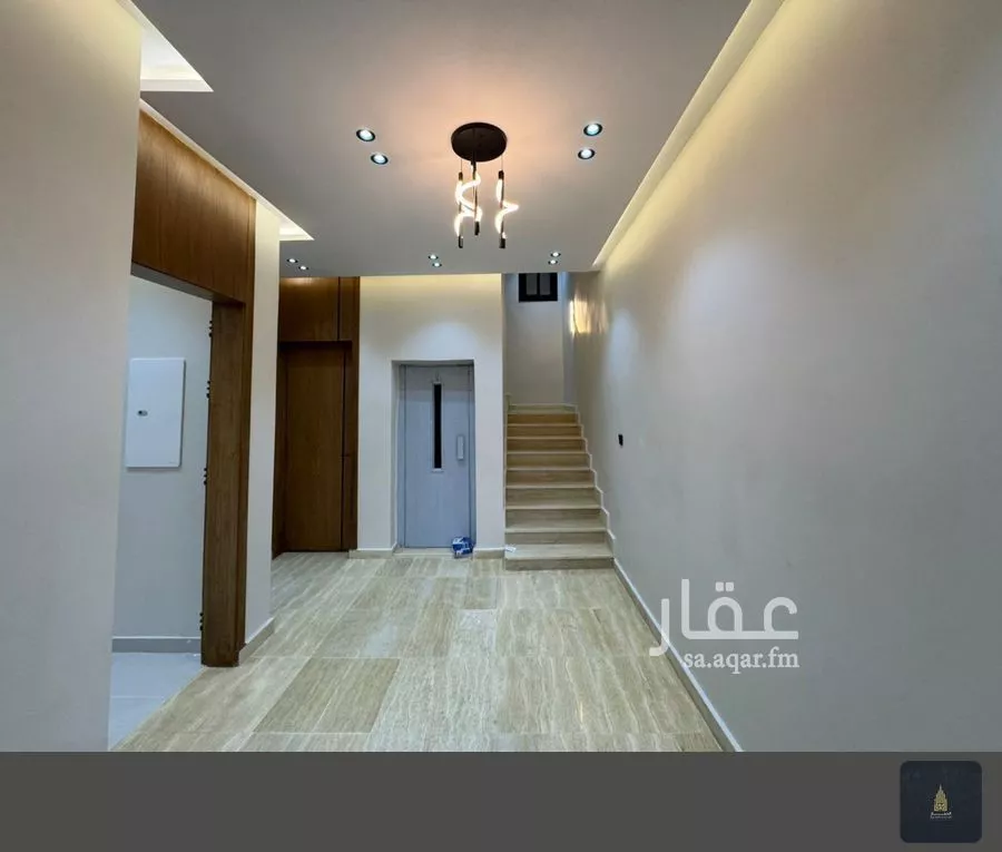 عمارة 535 م² في الملك فهد 10