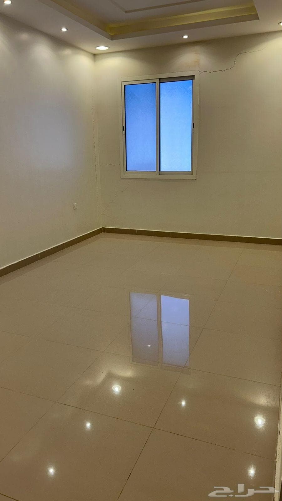 شقة 3 غرف في الرمال 10