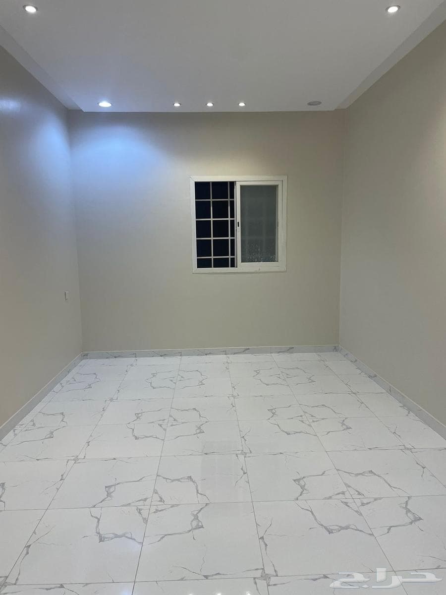 شقة 4 غرف في الرمال 2