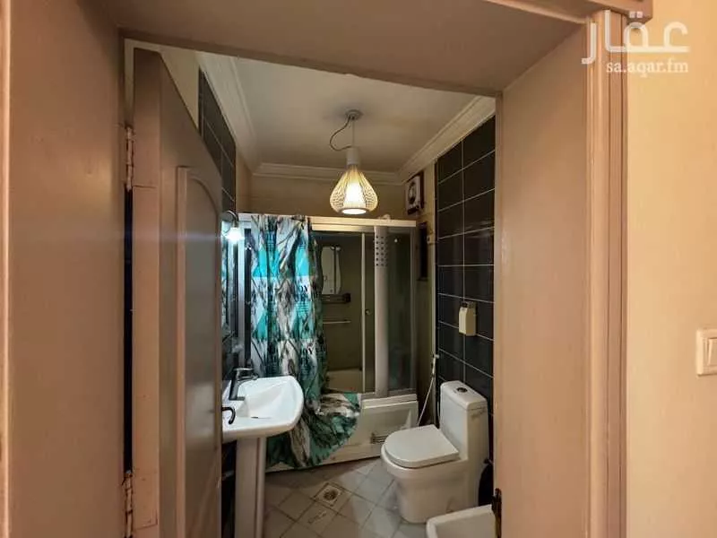 شقة 7 غرف في المروة 20