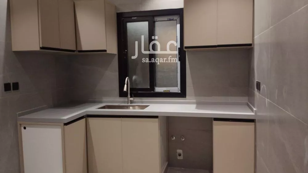 4 bedroom apartment in Az Zomorod 4