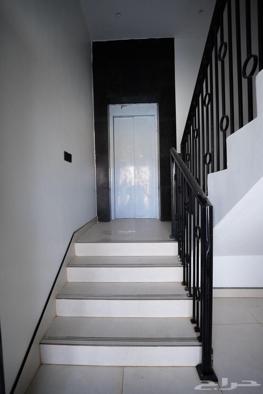 شقة 3 غرف في المرجان 11