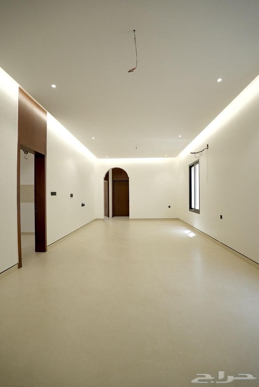 شقة 3 غرف في المرجان 5