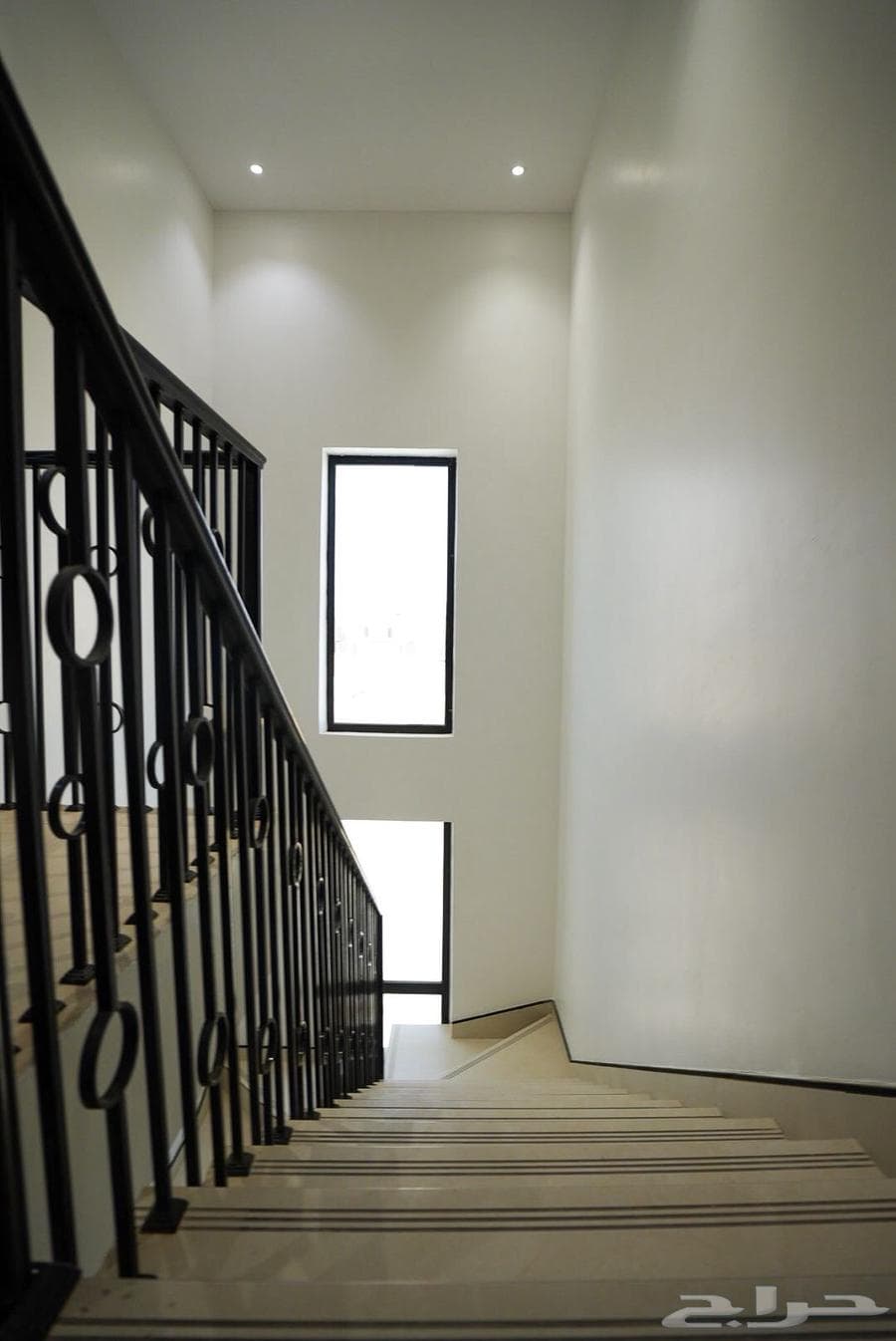 شقة 3 غرف في المرجان 6