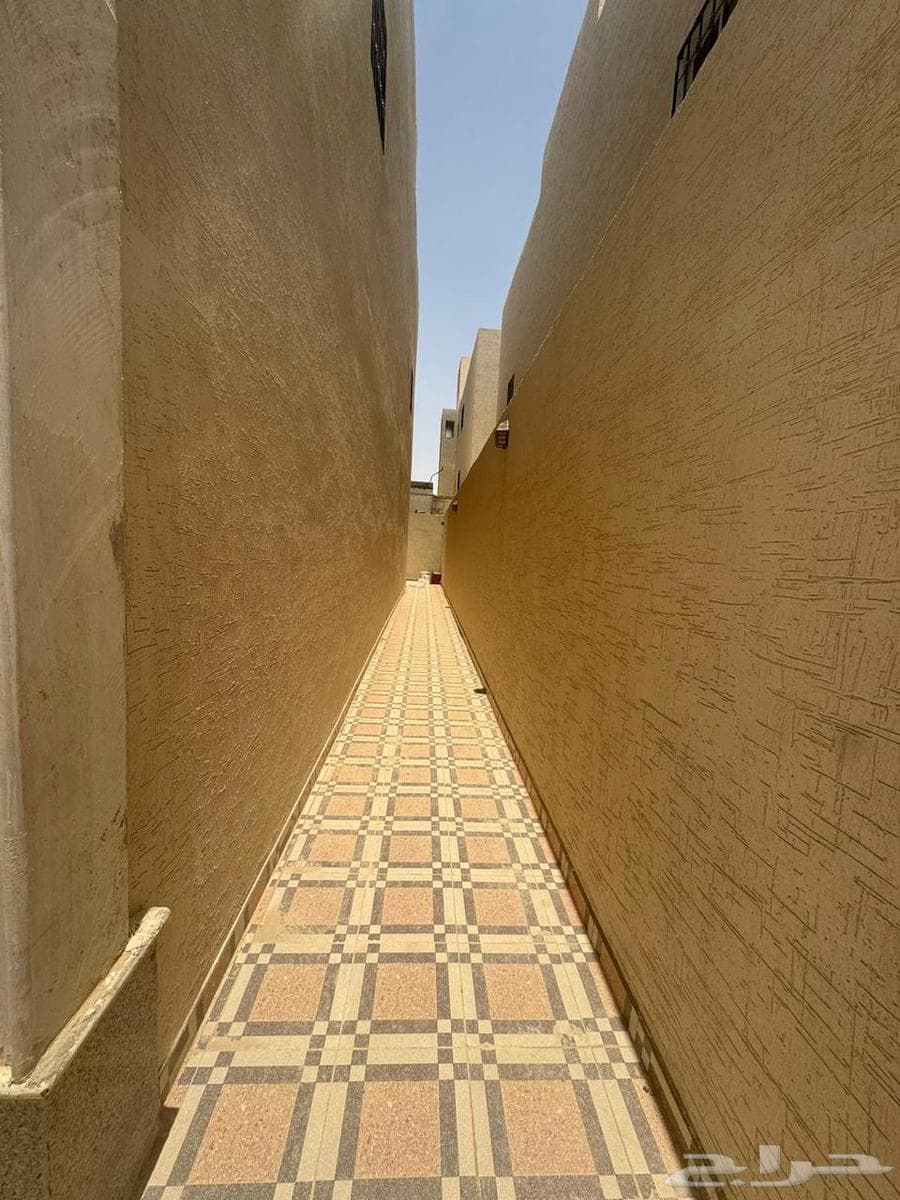 فيلا 10 غرف في الرمال 5