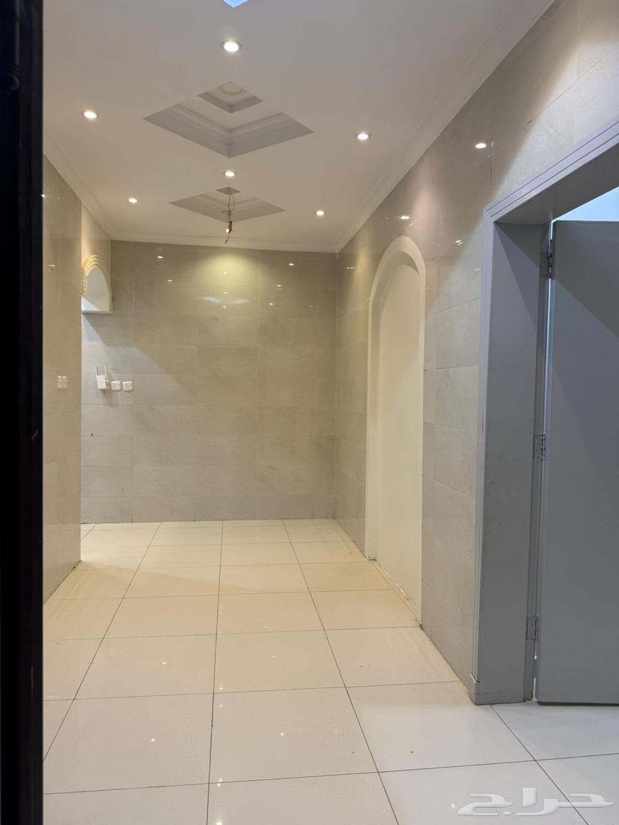 فيلا 5 غرف في بدر 8