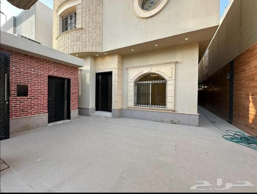 فيلا 7 غرف في العارض 4