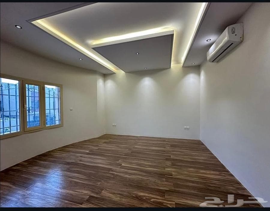 فيلا 7 غرف في العارض 8