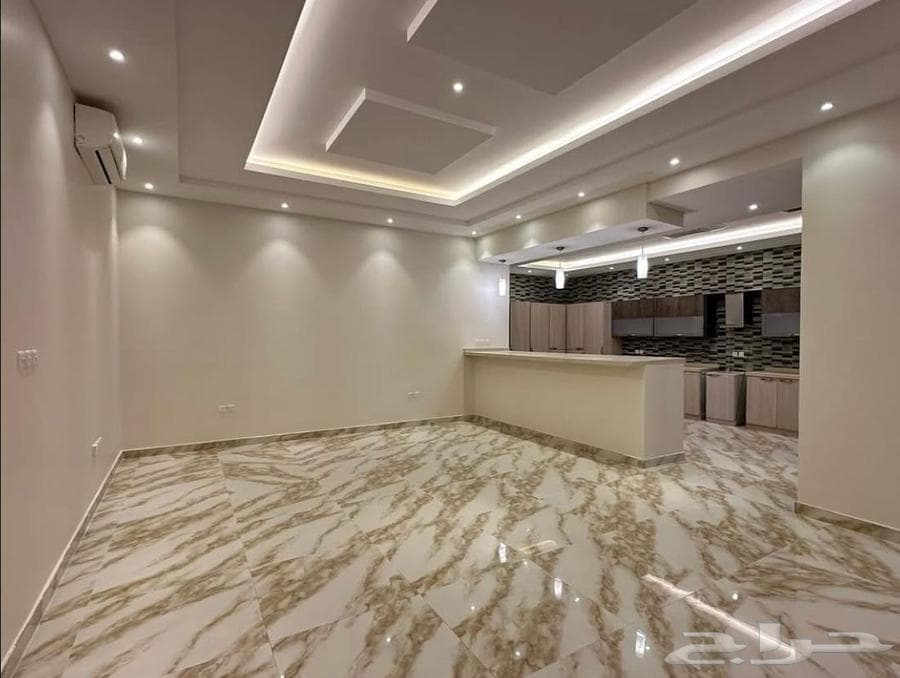 فيلا 7 غرف في العارض 10