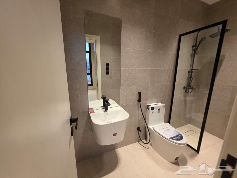 4 bedroom apartment in Al Salamah 11