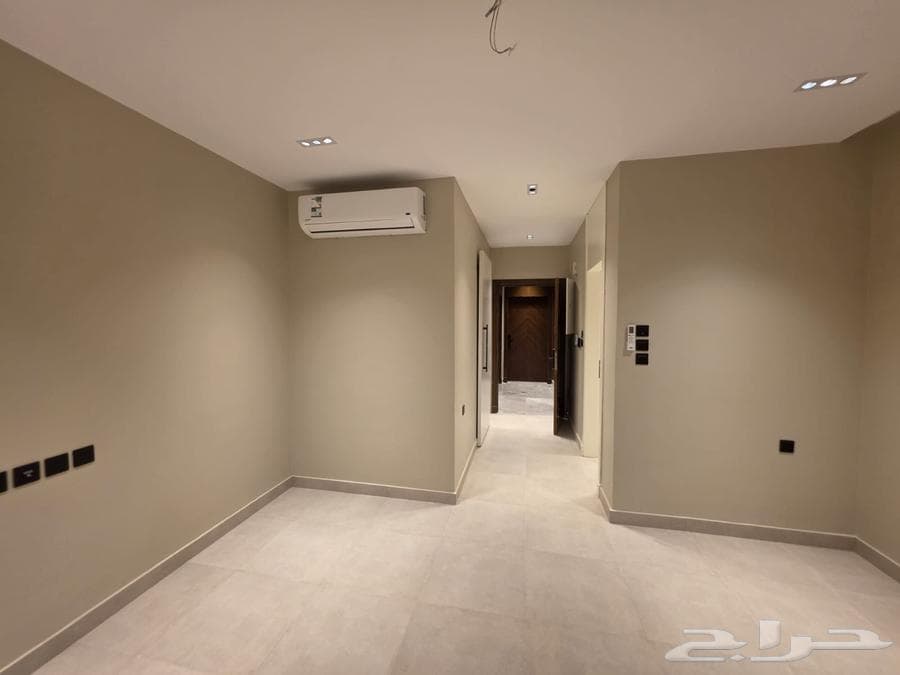 4 bedroom apartment in Al Salamah 7