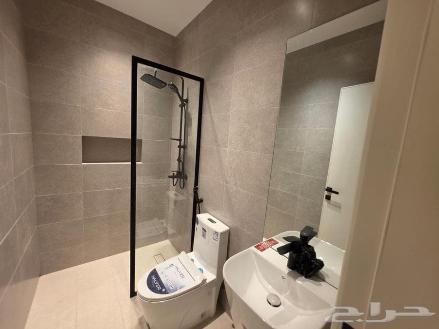 4 bedroom apartment in Al Salamah 10