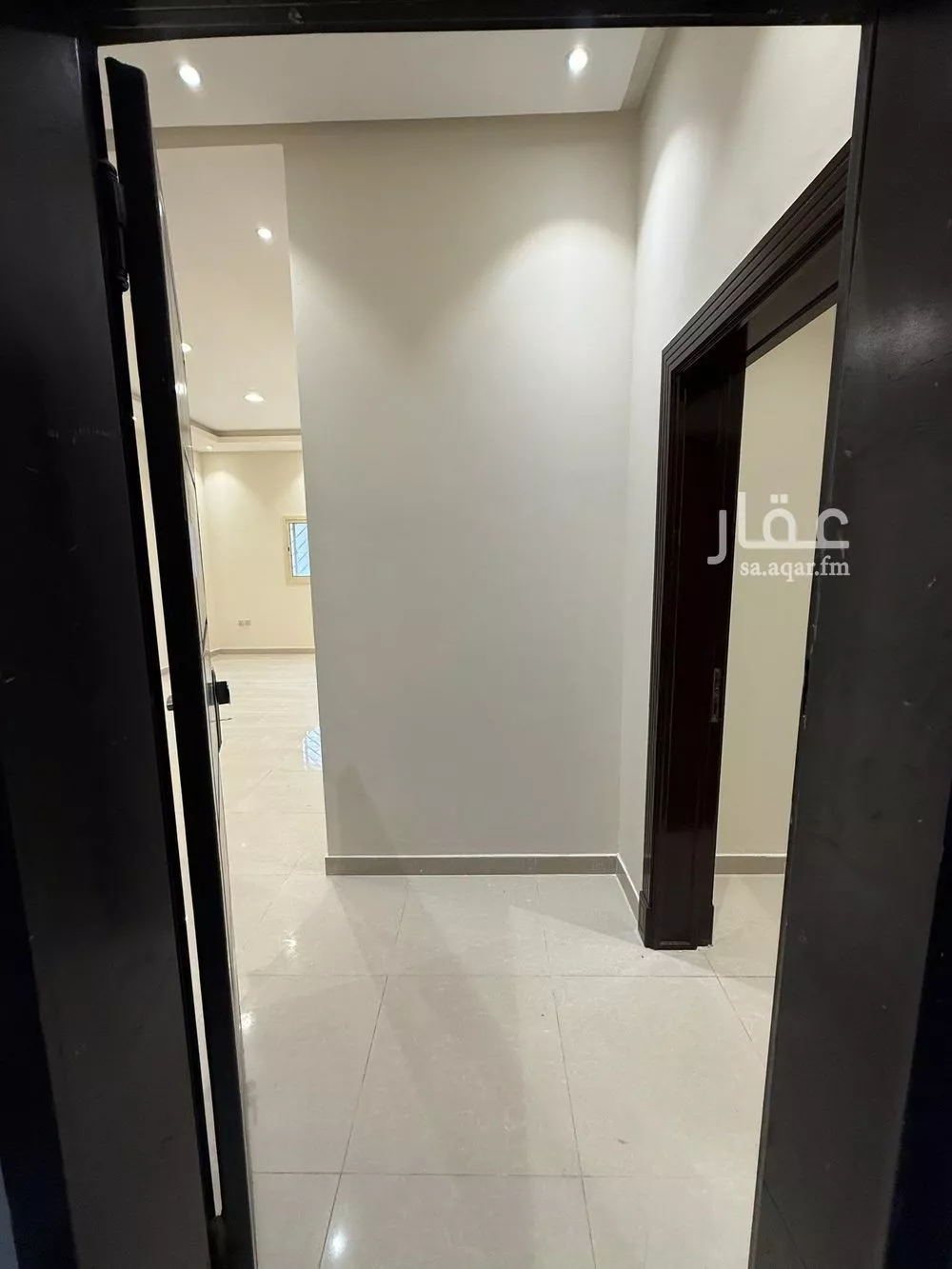 شقة 4 غرف في النرجس 6