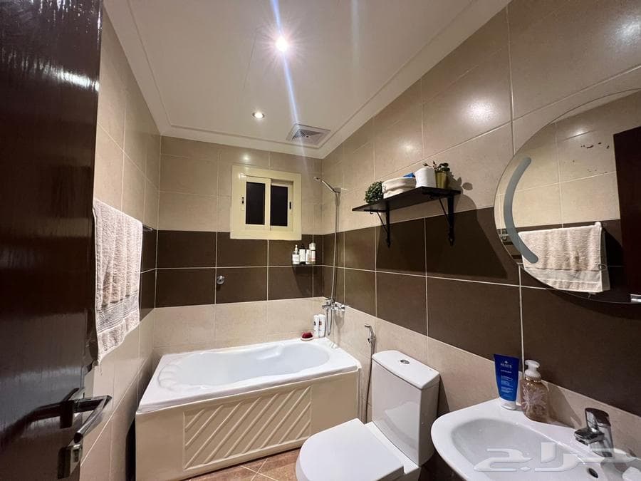 شقة 5 غرف في الزهراء 11