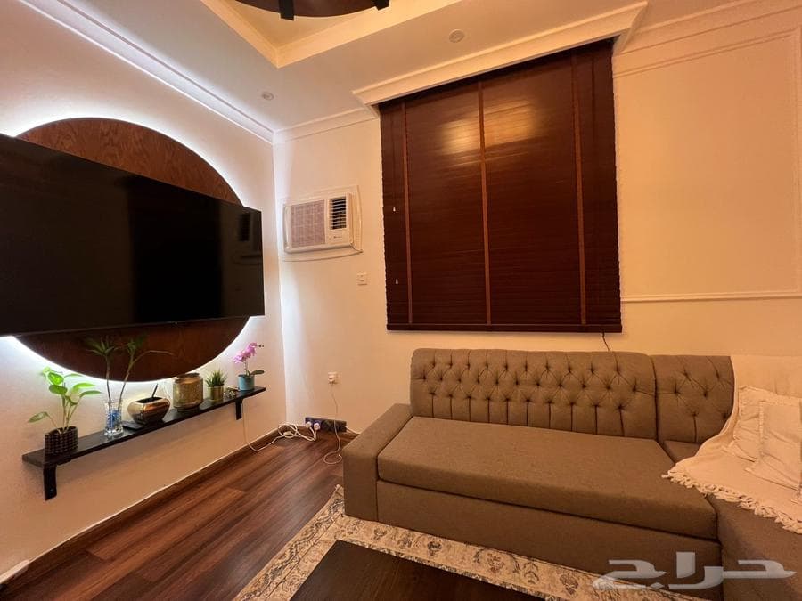 شقة 5 غرف في الزهراء 12